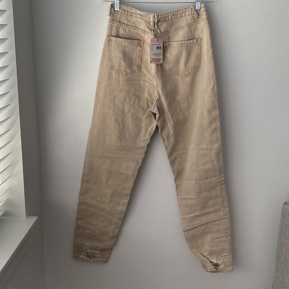 Missguided Riot Rise Ripped Mom Jeans - Picture 4 of 12